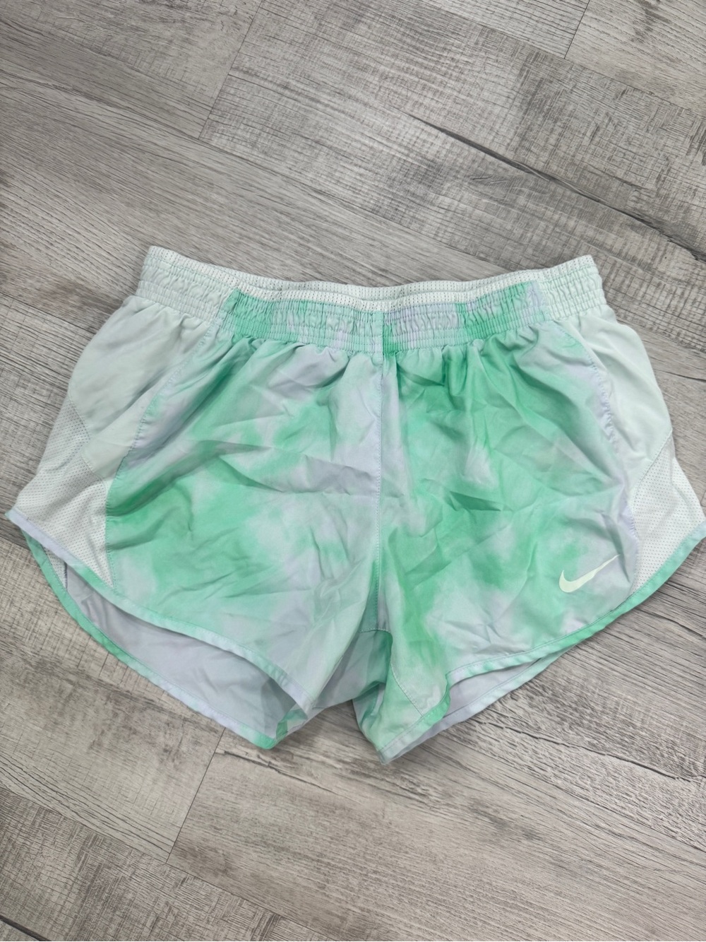 Nike Tempo Dri-Fit Running Shorts Size L Green Tie Dye Printed Athletic